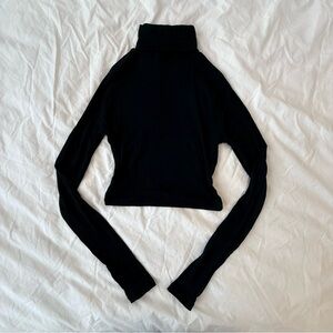 Aritzia Sunday Best Cropped Freshman Turtleneck in Black Size Small